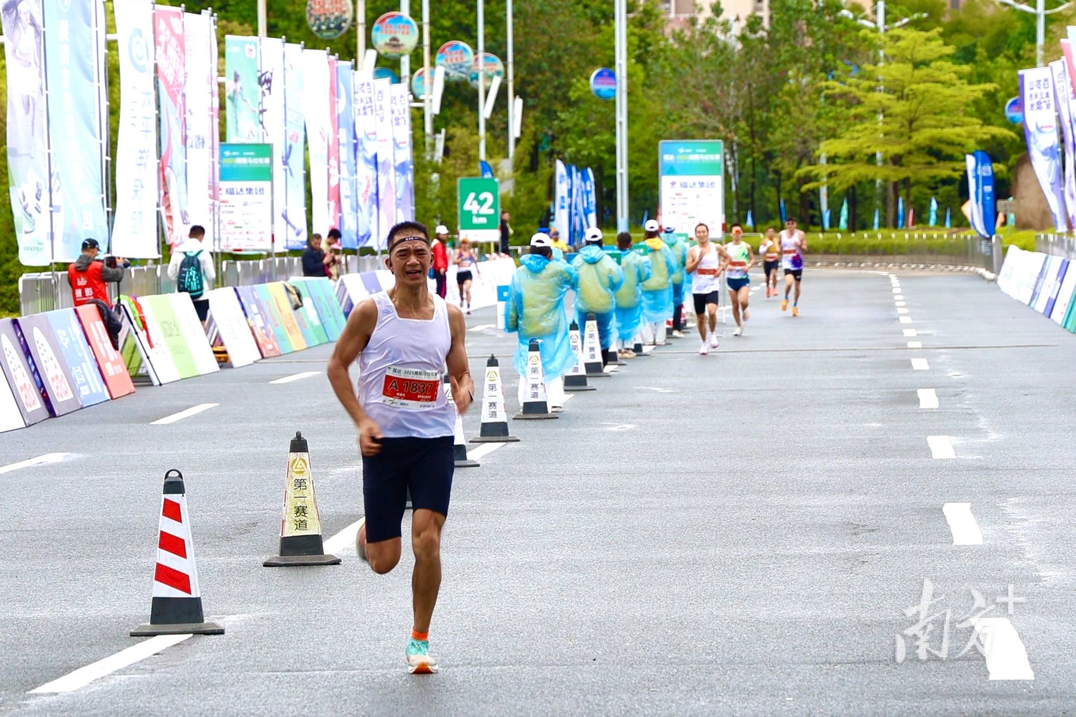 四分马拉松，短距离跑者的极速冲刺的简单介绍