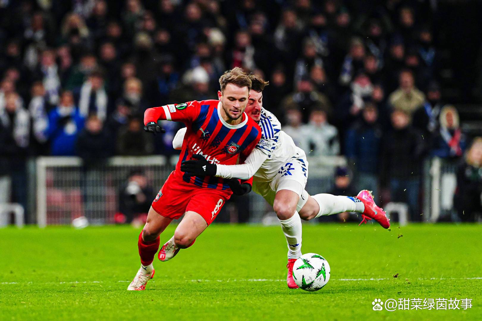 德甲比赛中，精彩反击和意外失误轮番上演的简单介绍