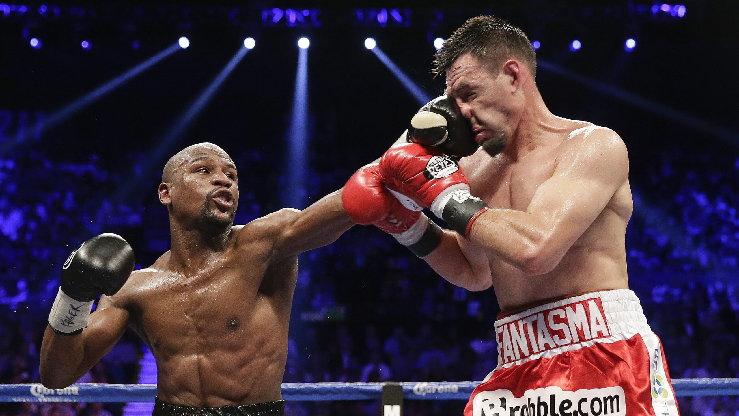 足球裁判执法风格趋于统一专业化,足球裁判员的执法原则