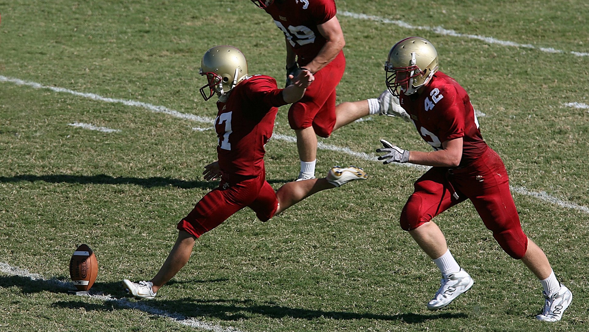 全国青少年马拉松锦标赛在青岛火热开启,青少年 马拉松